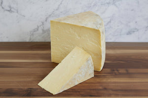 Cabot Clothbound Cheddar (Hard, Creamy, Nutty)
